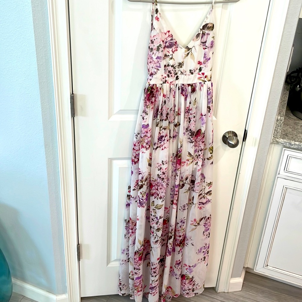Gorgeous Flowing Miss Venue Floral Maxi Dress